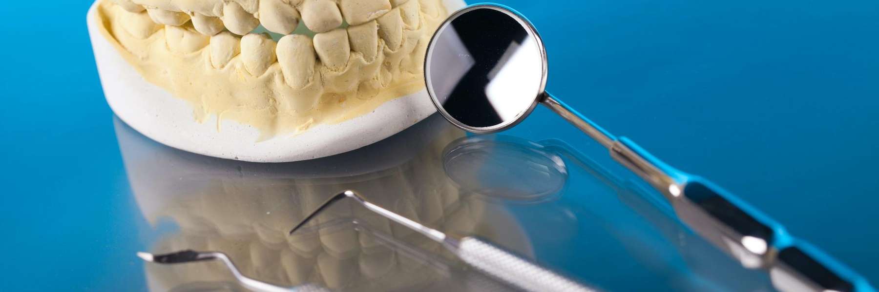 A dental mold and dental tools
